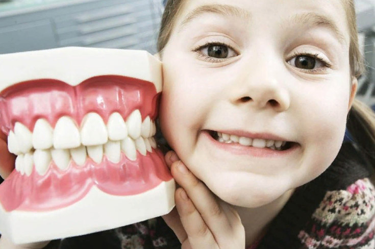 Скученность зубов – одна из разновидностей неправильного прикуса!