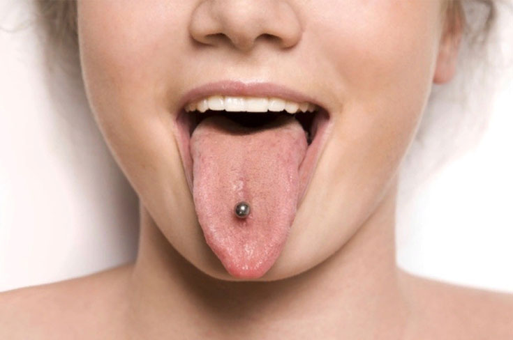 Пирсинг языка и губы: в чем опасность?